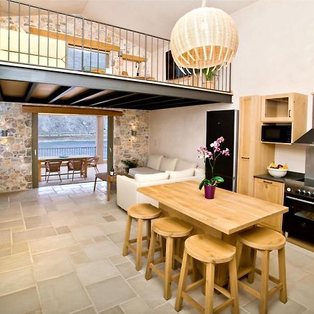 Petra Boutique Villas Arginonda Rum bild