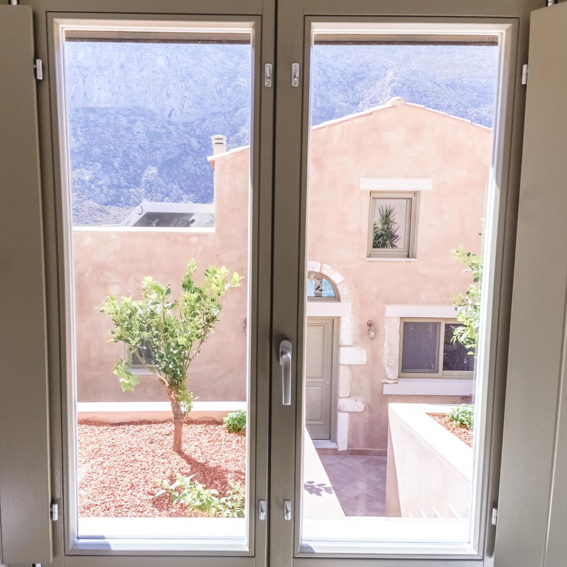 Petra Boutique Villas Arginonda Rum bild